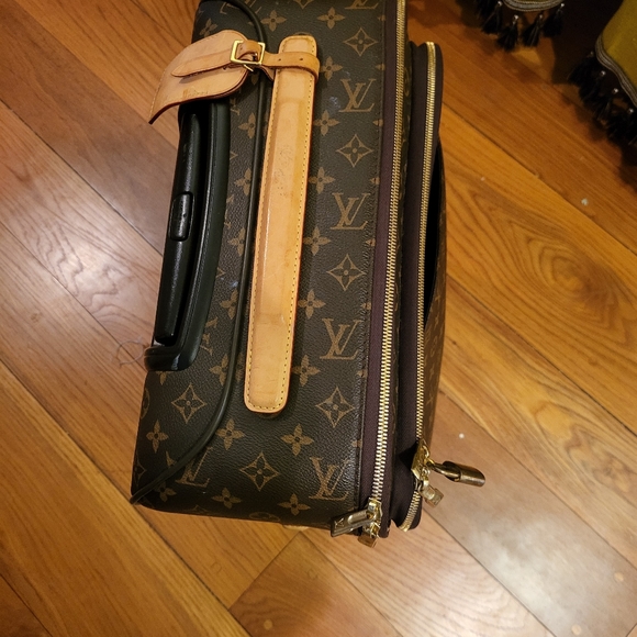 Louis Vuitton Pegase carry on - Picture 8 of 16